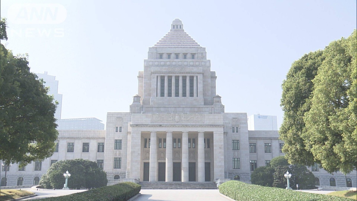 衆院の委員会審議でタブレット端末解禁へ 通信はNG