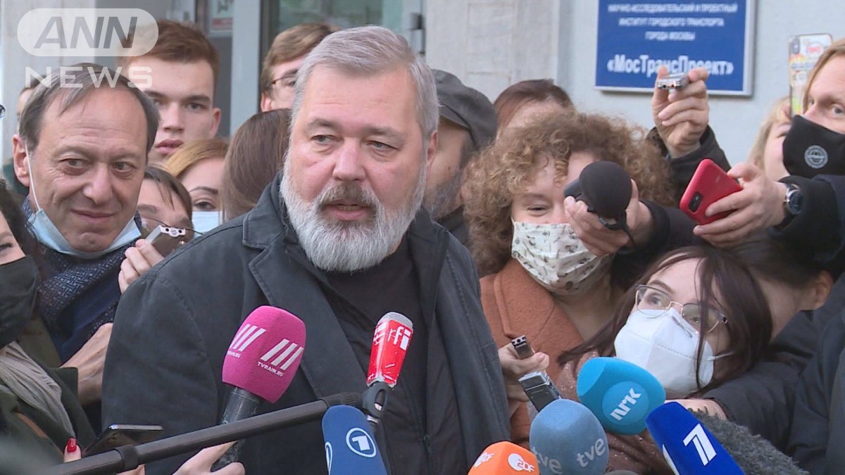 ノーベル平和賞ムラトフ氏「亡き同僚たちへの賞だ」