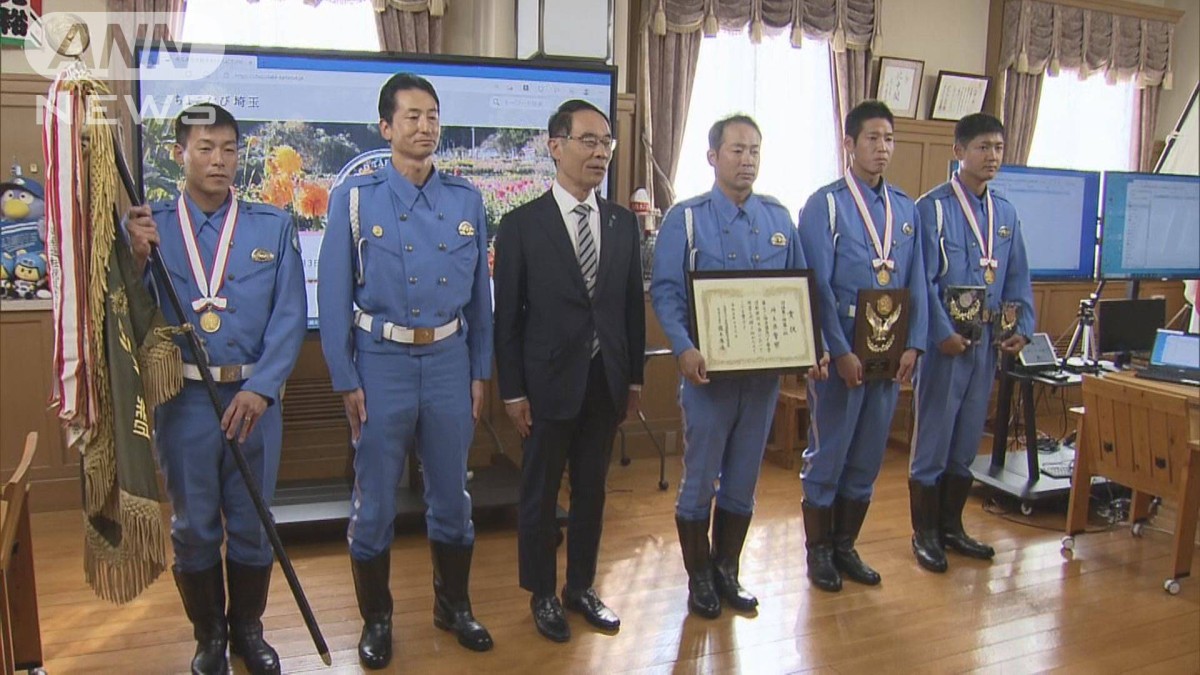 埼玉県警の白バイチーム　5年ぶりに全国大会優勝　知事に報告