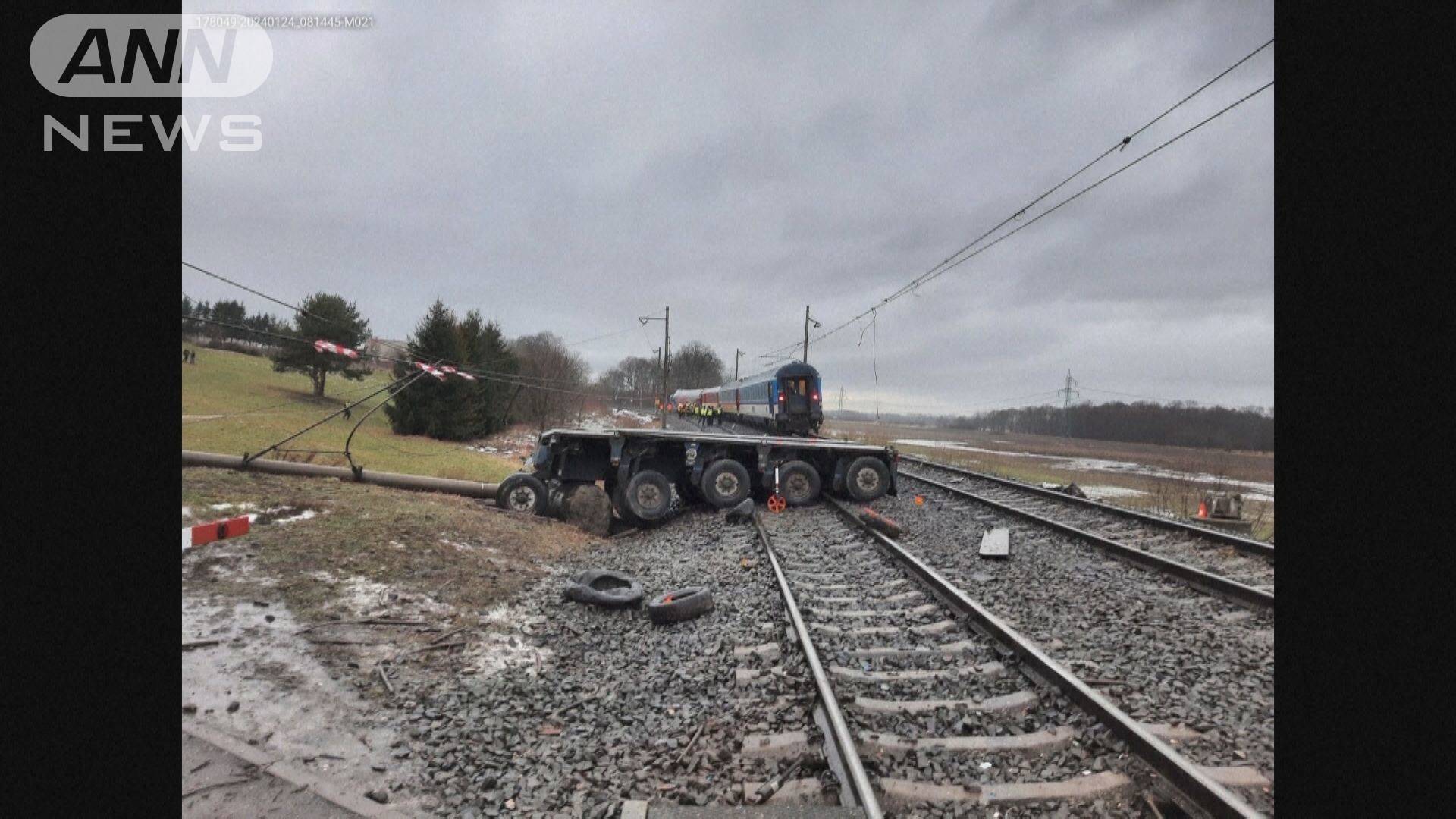 チェコで特急列車とトレーラーが衝突 運転士1人が死亡