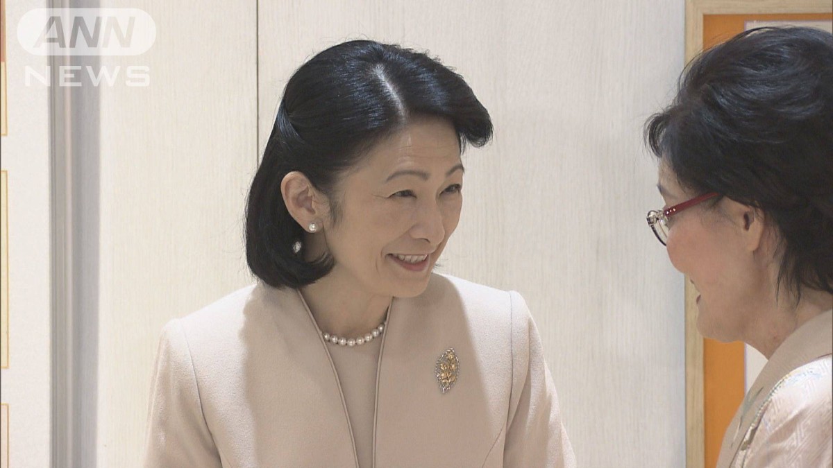 【速報】秋篠宮妃紀子さま　「現代女流書100人展」をご覧に