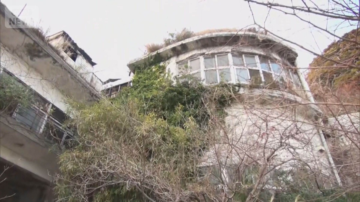 “心霊スポット” 廃虚ホテル 初めての「緊急代執行」で撤去開始　静岡・下田市