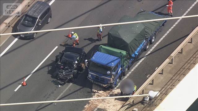 【速報】伊勢湾岸道 5台からむ事故　11人けが 一時車内に…