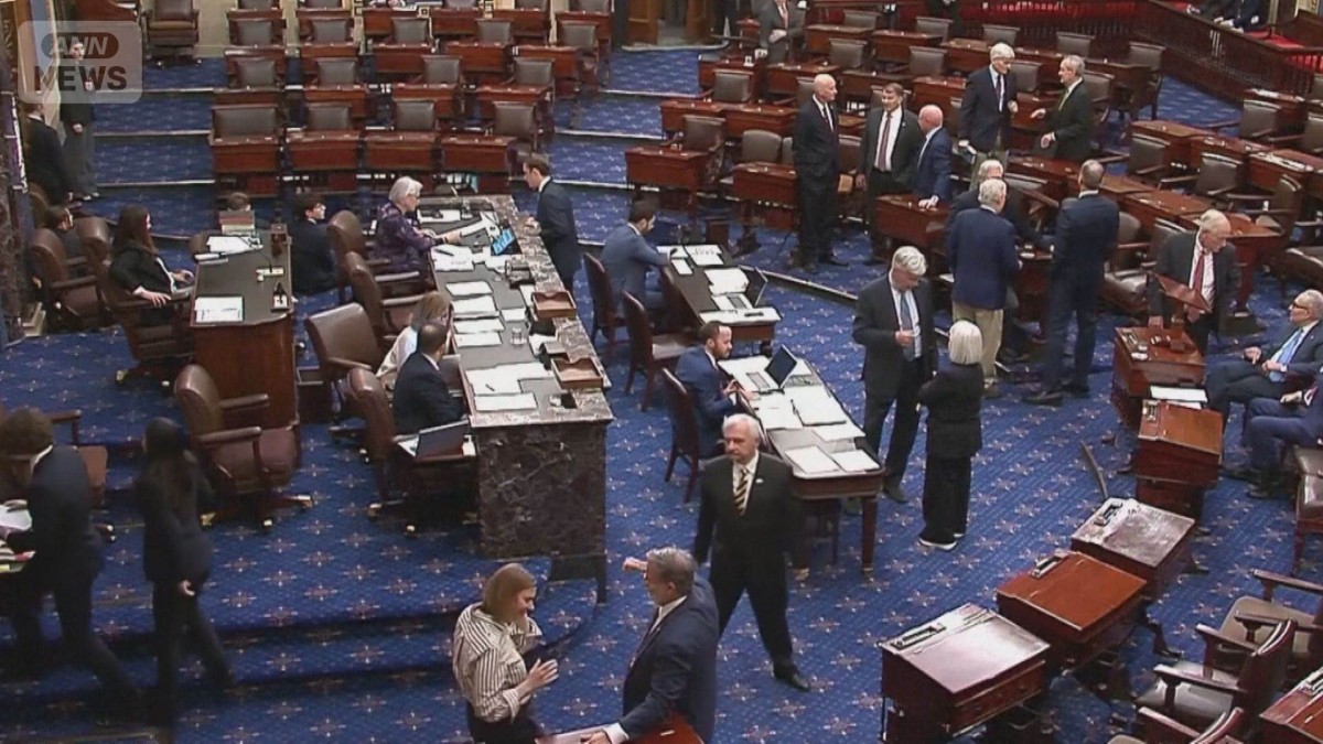 米政府機関の一部閉鎖は3日目 打開策に難航　週明けも継続へ