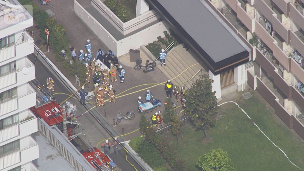 【速報】東京・江東区のマンションで火事　3人が逃げ遅れの情報も