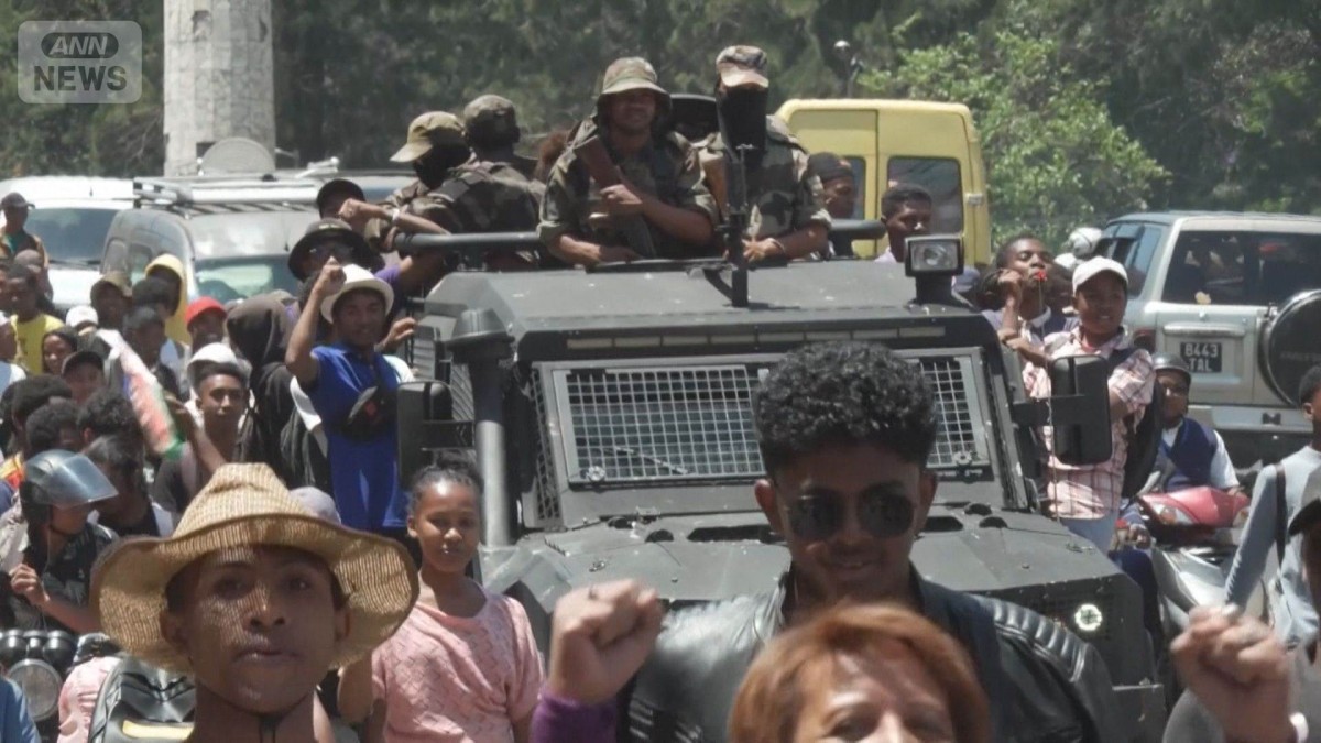 マダガスカルでクーデターか 大統領「命守るため避難」