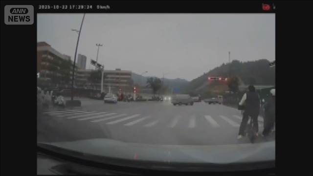 中国・湖北省 小学校近くで車が歩行者らはねた事故 48歳男を逮捕 1人死亡4人重傷