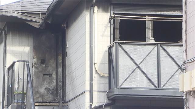 神奈川　アパート1室が全焼　焼け跡から遺体　50代女性か