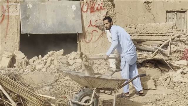 アフガニスタン北部の地震　20人死亡、640人負傷