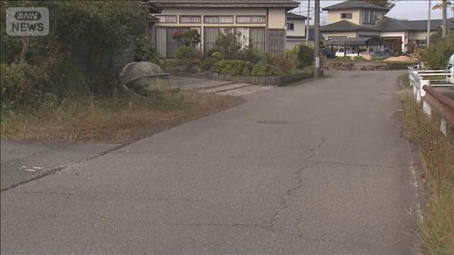 秋田　やぶから突然…体長約1メートルのクマ出没　新聞配達中の77歳男性けが