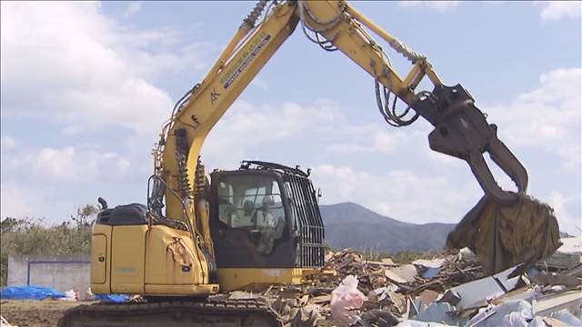 八丈島に台風直撃から1カ月　断水続く地域や大量廃棄物も