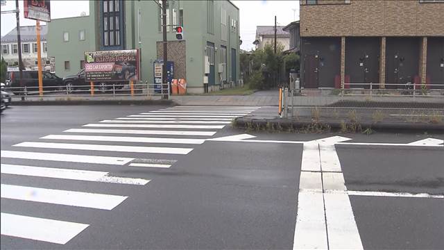 車線変更した車に追突… 4台絡む事故で1台が横転、1人けが　相模原