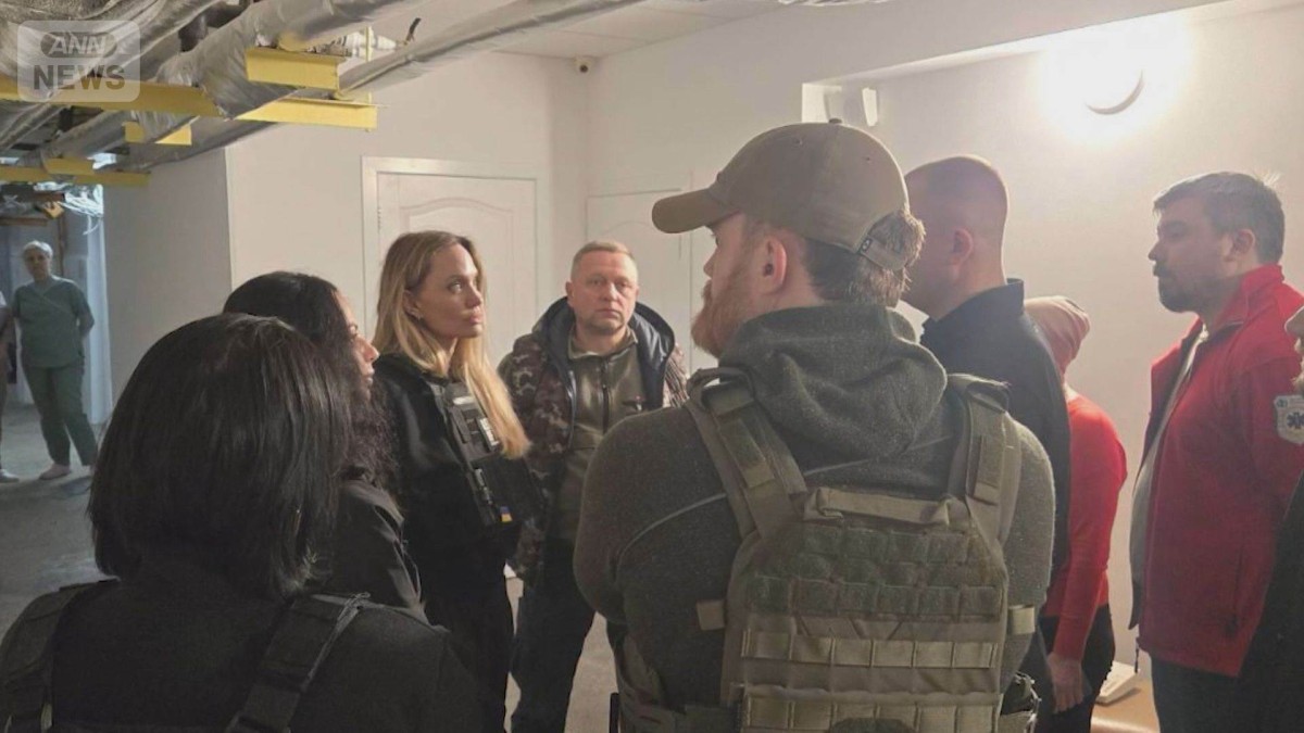 米女優アンジェリーナ・ジョリー氏　ウクライナで「ドローンの脅威」運転手“徴兵”も