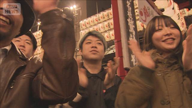 冬の訪れを告げる「酉の市」　開運と商売繁盛を願い…未明も賑わう　東京・浅草