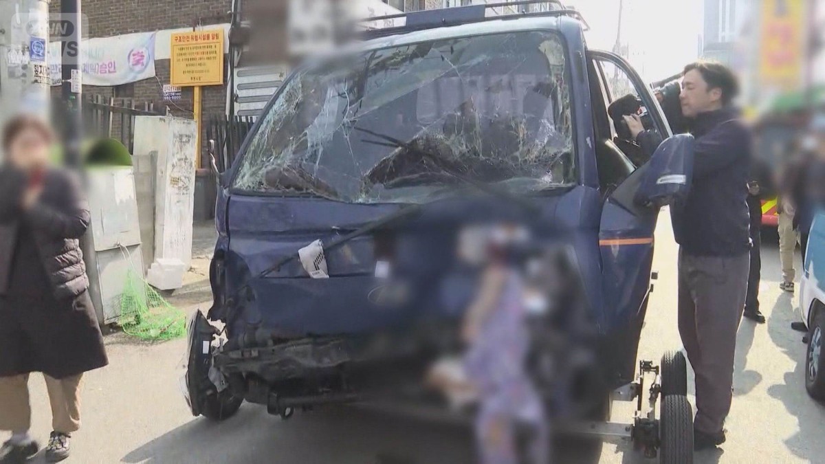 韓国 市場にトラック突っ込む 2人死亡18人重軽傷　60代運転手「ブレーキ作動せず」