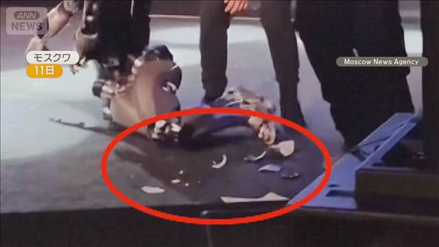 ロシア初AI人型ロボット「AIDOL」お披露目会で転倒　バランス崩し…部品散乱