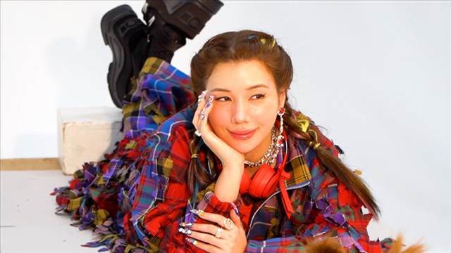 仲里依紗、渋谷センター街で迎えた“たった一人の誕生日”【芸能動画】