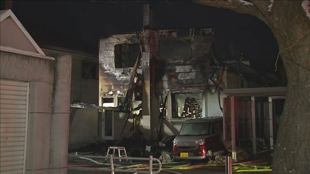 整骨院兼住宅が全焼　焼け跡から3人の遺体　北海道千歳市　
