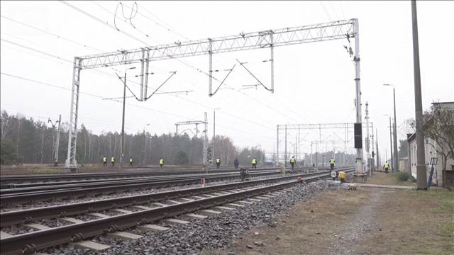 ポーランド　線路爆破受けインフラ保護に兵士1万人派遣　クリスマス前に