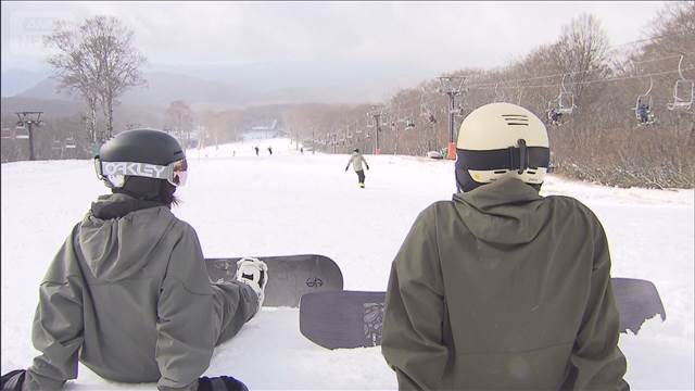 スキー場がプレオープン　雪の感触楽しむ　群馬
