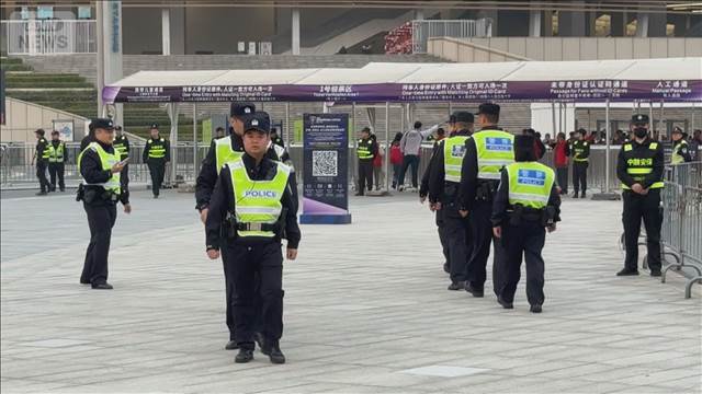 厳戒態勢の中　四川省で日中のチームが対戦　日本サポーターは専用バスで試合会場へ