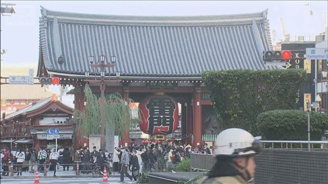 雷門近くの地下駐車場で車両火災　エンジン部分から出火か　東京・台東区