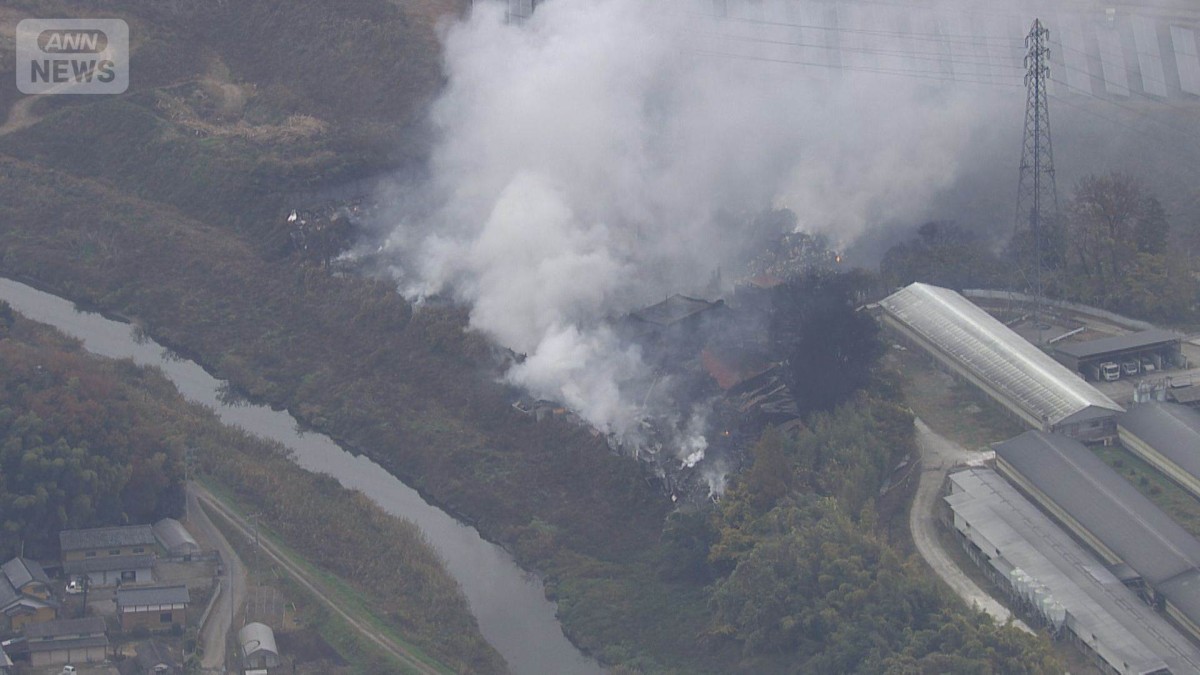 茨城・坂東市プラスチック工場火災が鎮圧　発生から2日半経ち消火活動続く