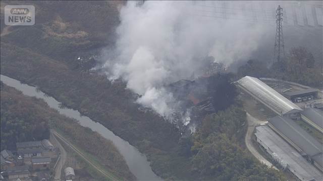 茨城・坂東市プラスチック工場火災が鎮圧　発生から2日半経ち消火活動続く