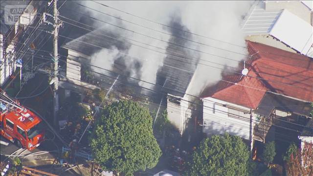 品川・JR大崎駅近くで住宅火災　重体だった高齢男性が死亡
