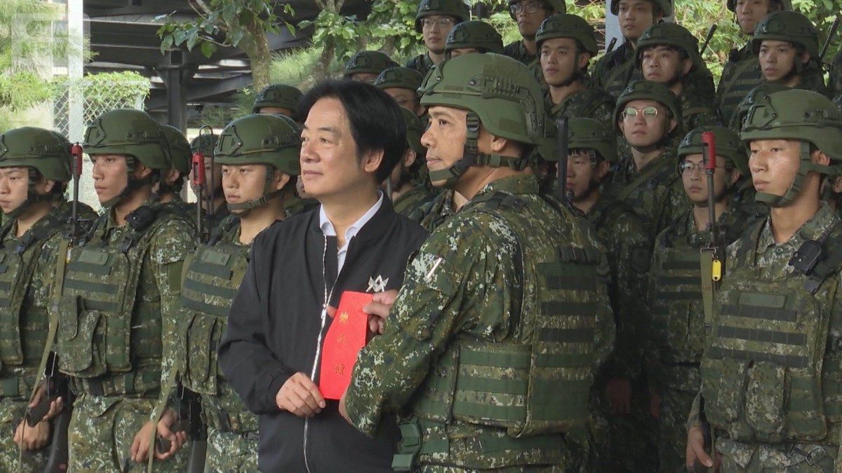 台湾総統「強力な力が必要」　圧力強める中国に対抗　予備役部隊を視察