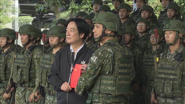 台湾総統「強力な力が必要」　圧力強める中国に対抗　予備役部隊を視察