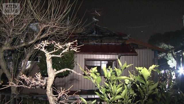 木造住宅が全焼 住人の90代女性死亡　東京・青梅市