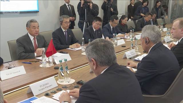中国外相「日本軍国主義復活には断固反撃」　ロシア高官と認識共有