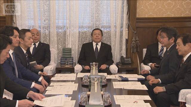 議員歳費月5万円増額法案の提出見送り