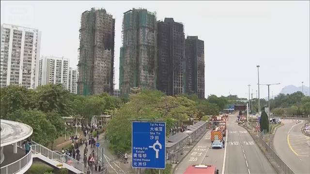 香港マンション火災　報知器作動せず　設備業者らを逮捕　死者は159人に