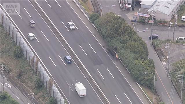 西名阪道で全焼の車から遺体　運転の男　殺人容疑で再逮捕へ