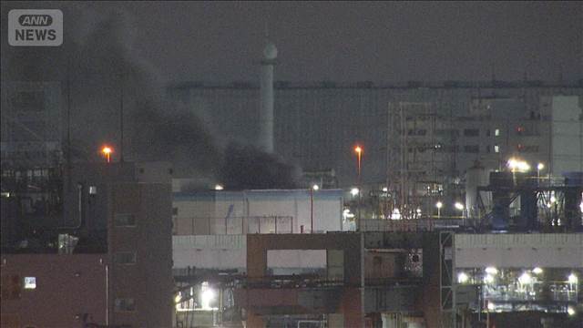 【速報】川崎市の工場地帯で火災　4階建ての工場　逃げ遅れやけが人はいない模様