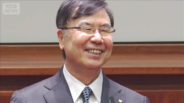 日本人受賞決定者2人　ノーベル博物館で“恒例”椅子にサイン