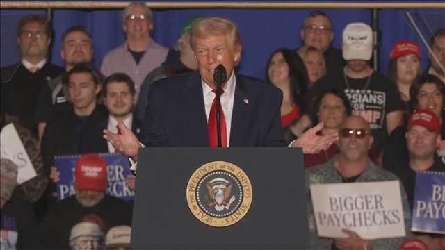 トランプ氏「ウクライナは負けている」ゼレンスキー氏に米和平案の受け入れ求める