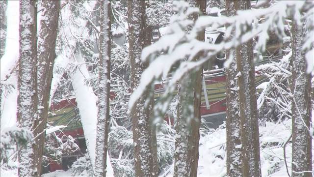 秋田内陸線 列車が脱線転落　乗客おらず 運転士を救出