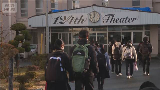 被災した八戸の高校が再開 6日ぶり喜びの登校　JR線は運休続く