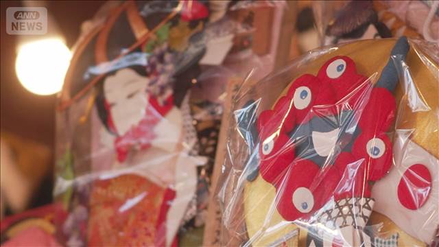 年の瀬の風物詩　浅草寺の羽子板市 始まる　「ミャクミャク」の羽子板も