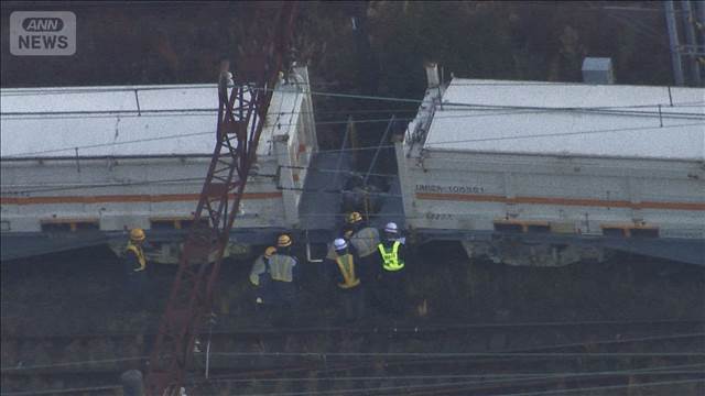 JR鶴見線 浜川崎駅近くで貨物列車が脱線　
