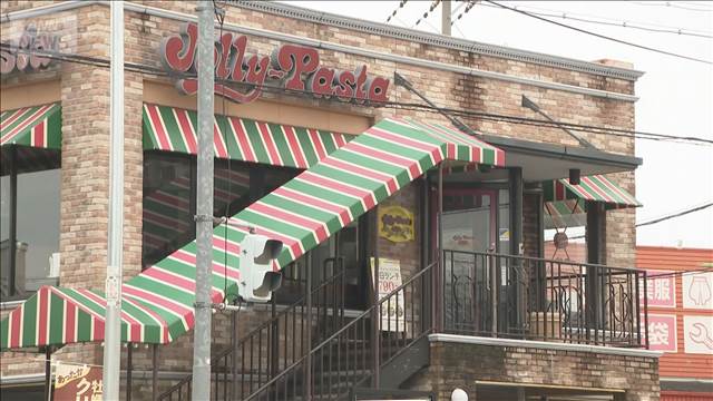 ファミレスで無銭飲食　男が店員を金づちなどで脅し逃走　大阪