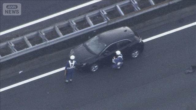 東北道で車が路上の男性と衝突　男性は死亡　一部区間で通行止め