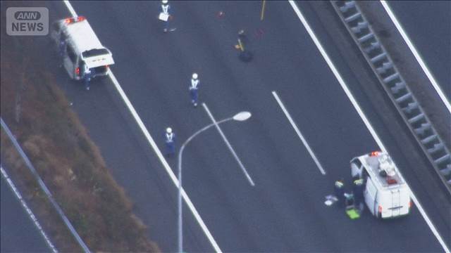 東北道で車が路上の男性と衝突　男性は死亡　現場付近は一時通行止め