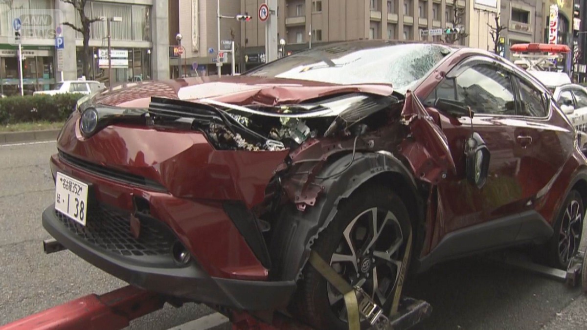 横断歩道で19歳男性と15歳少女はねられ意識不明の重体　車運転の66歳男性通報　名古屋