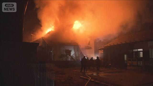 放火の疑いで住人の娘逮捕　住宅火災で2人死亡　宮城