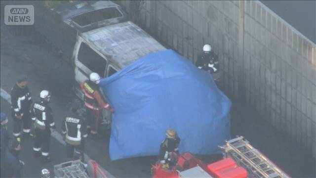 「車が燃えている、人が乗っている」九州道で車両火災　1人取り残されている情報も