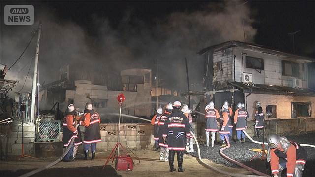 栃木・益子町で未明に火事　住宅7軒に燃え広がる　けが人なし